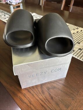 Yeezy YS-02 Slide Mule in Black